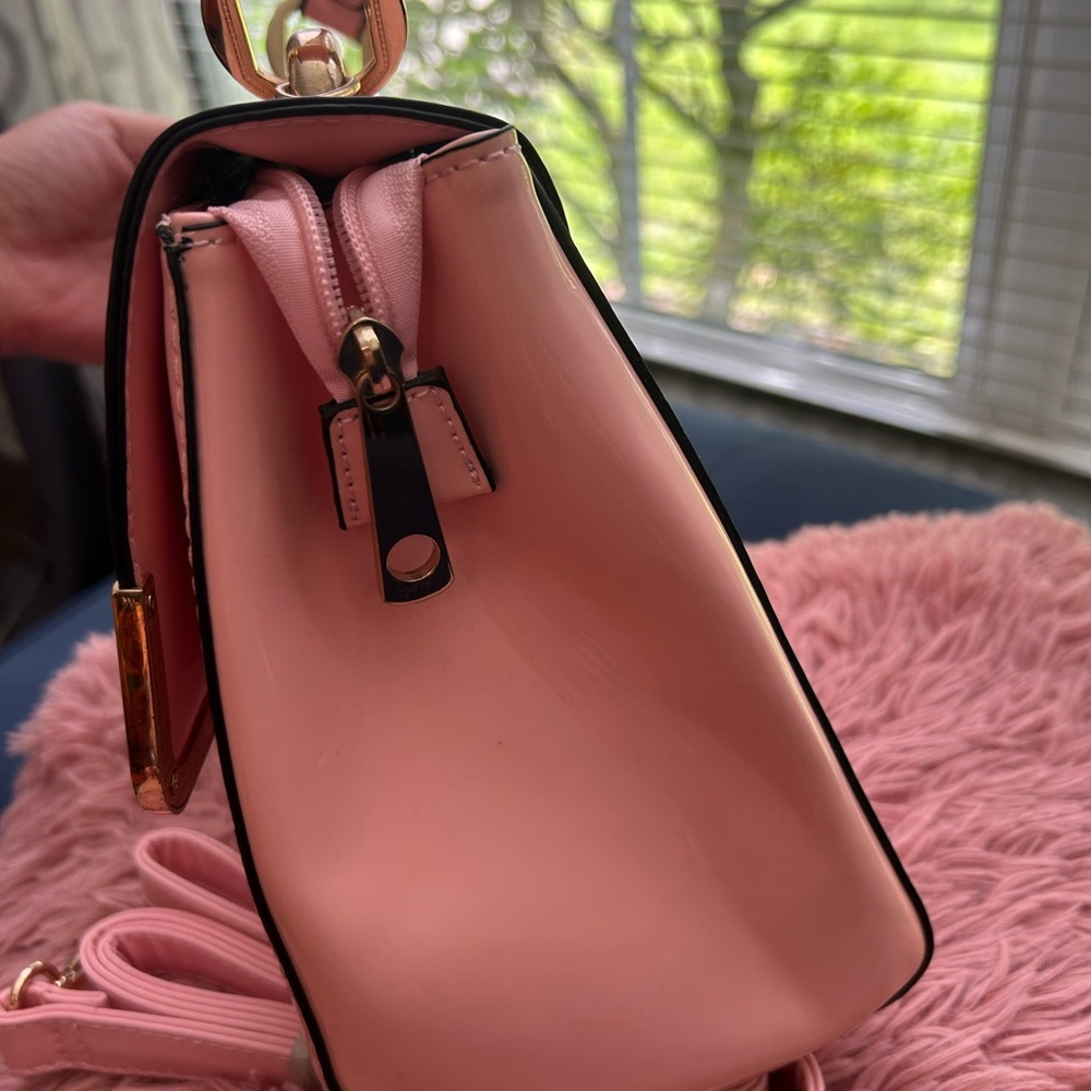 Elegant Pink Handbag - Picture 4 of 5
